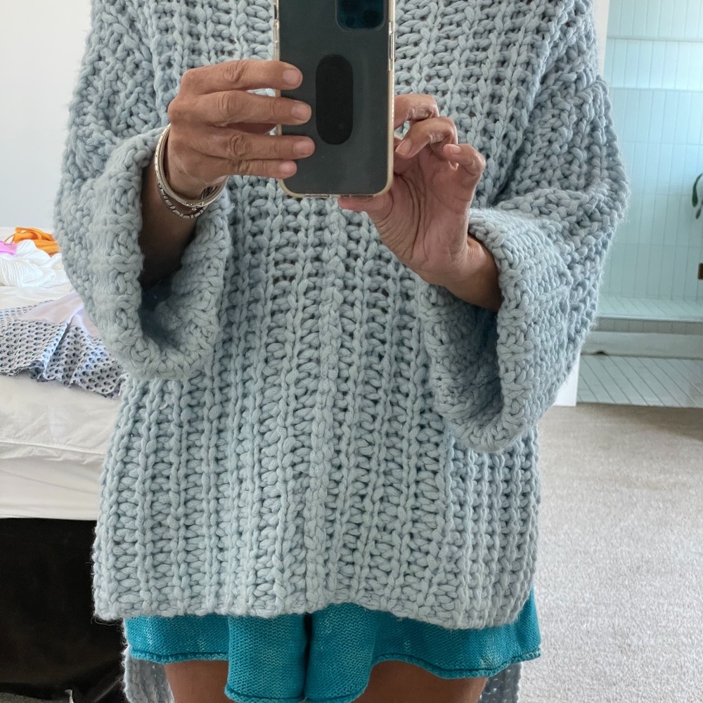 sweater - Picture 2 of 2